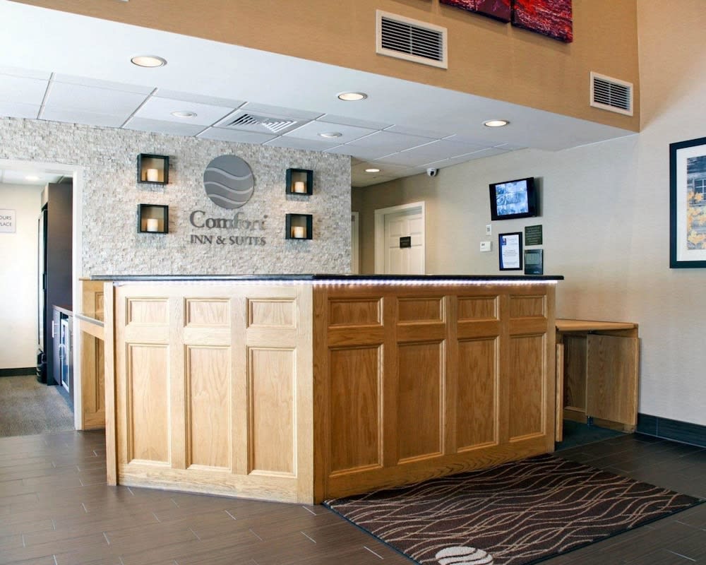 Comfort Inn & Suites Sturbridge-Brimfield 3