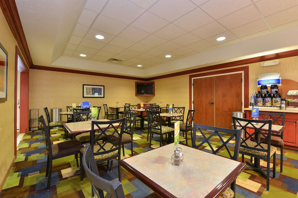 Holiday Inn Express CAMPBELLSVILLE by IHG 2