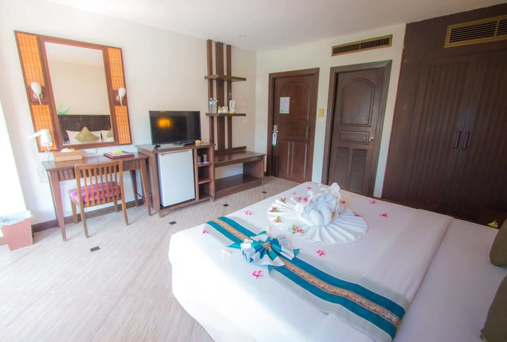 Phi Phi Island Cabana Hotel 5