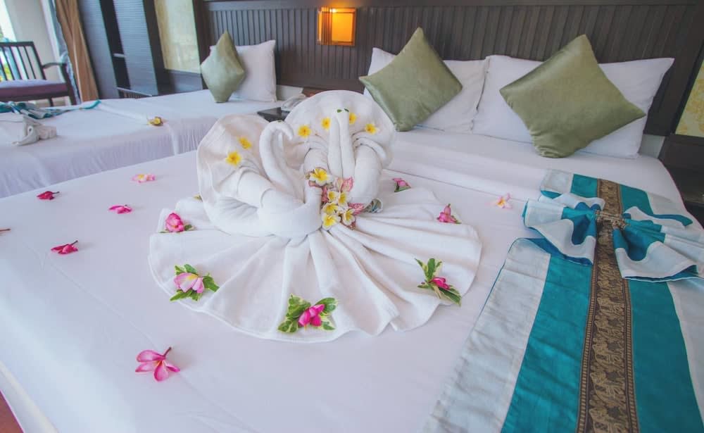 Phi Phi Island Cabana Hotel 4