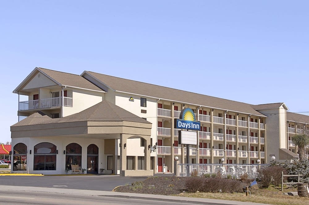 Days Inn by Wyndham Apple Valley Pigeon Forge/Sevierville 1
