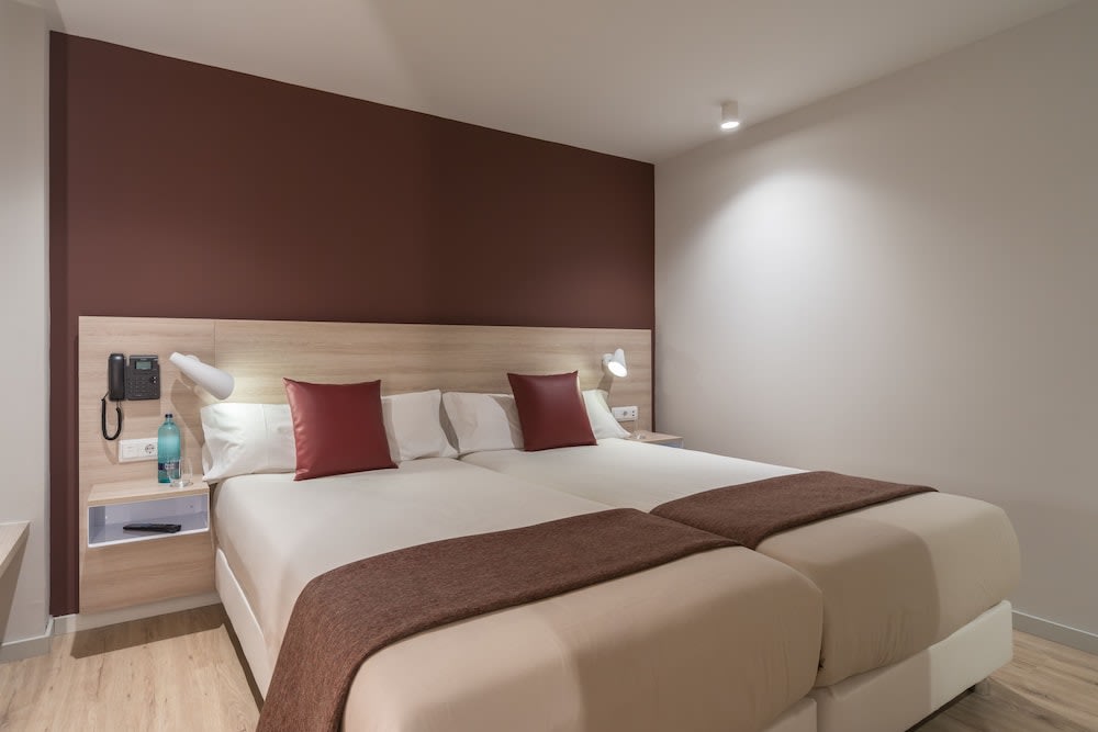 Hotel & Aparthotel Cosmos 5