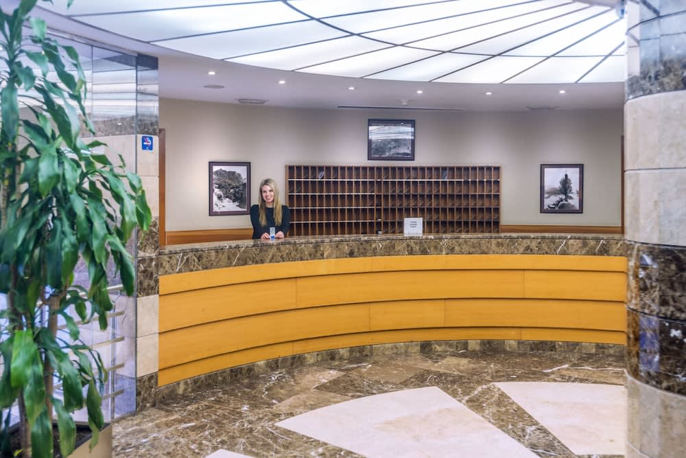 Hotel & Aparthotel Cosmos 2