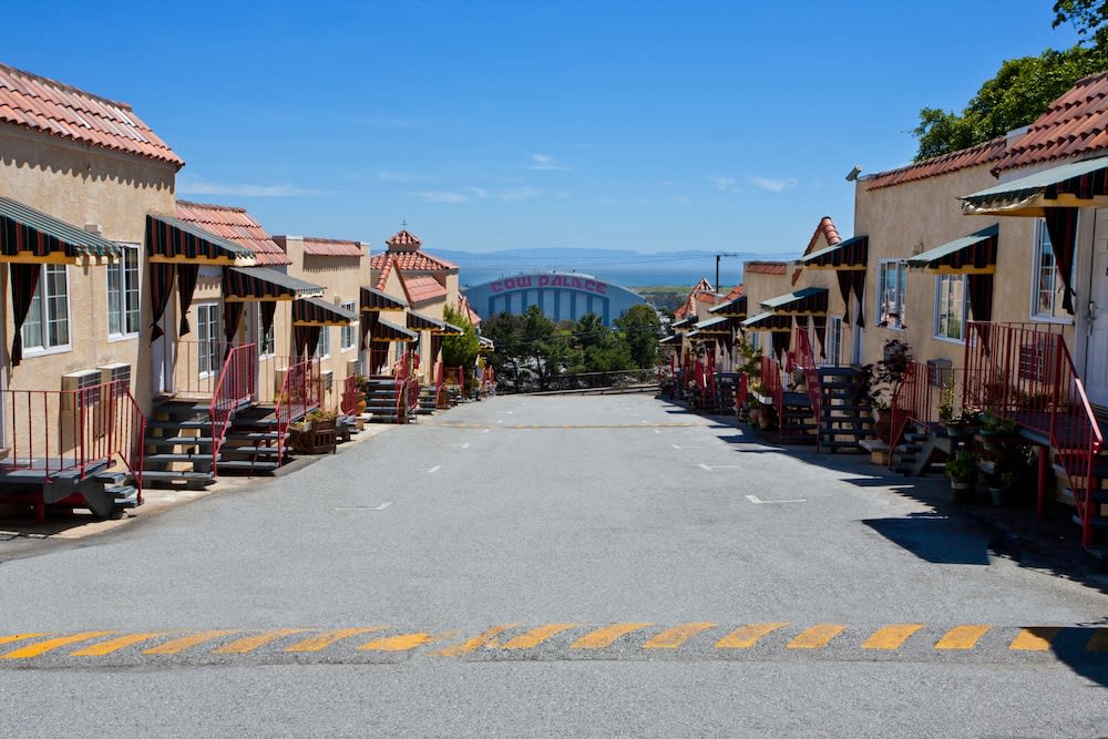 Alpine Inn And Suites 1