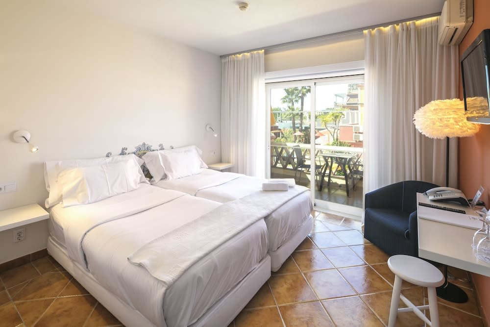 Costa d'Oiro Ambiance Village 5