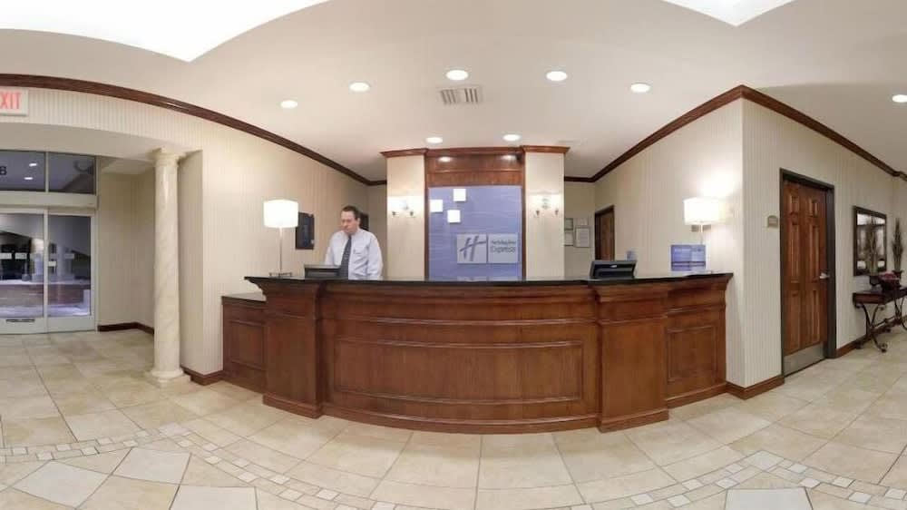 Holiday Inn Express & Suites FARMINGTON by IHG 2