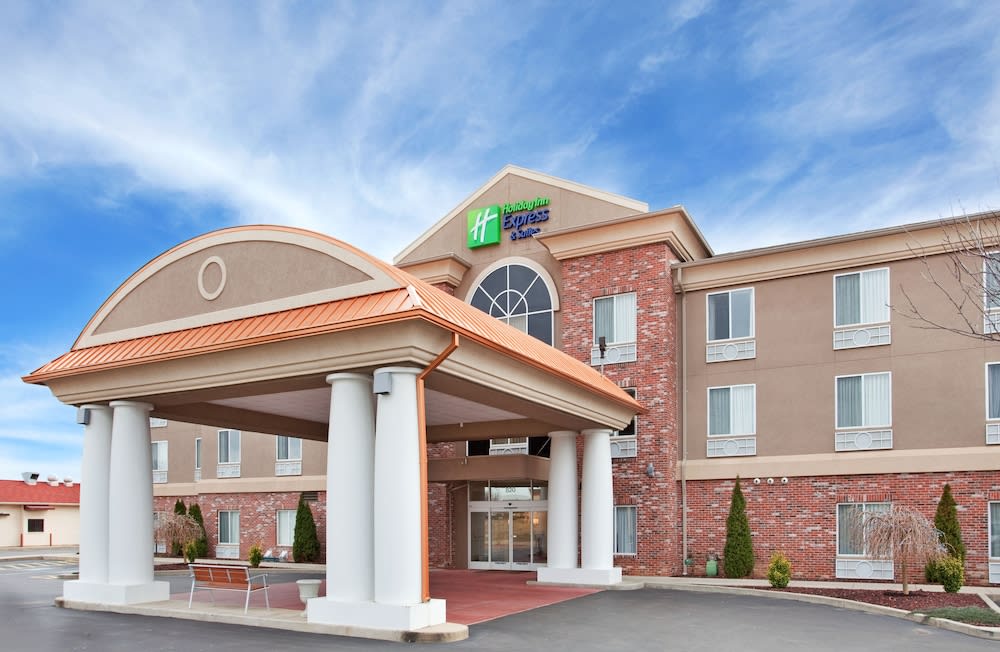 Holiday Inn Express & Suites FARMINGTON by IHG 1