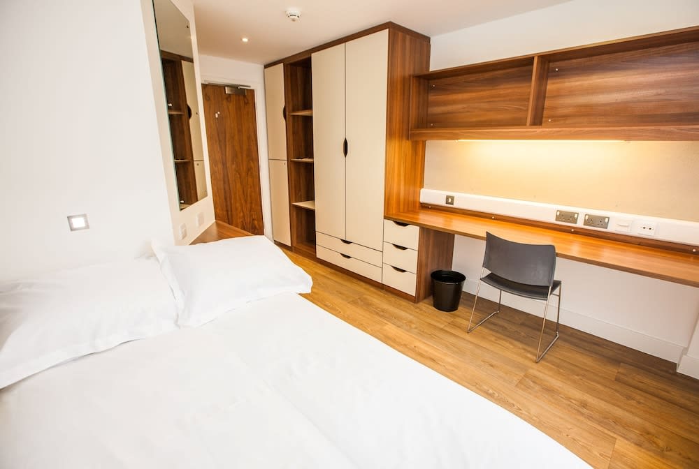 Willow Court 1