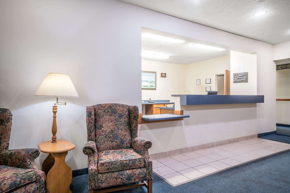 Super 8 by Wyndham Neillsville WI 2