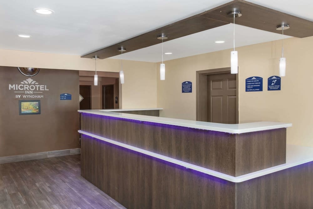 Microtel Inn & Suites by Wyndham Columbia Fort Jackson N 2