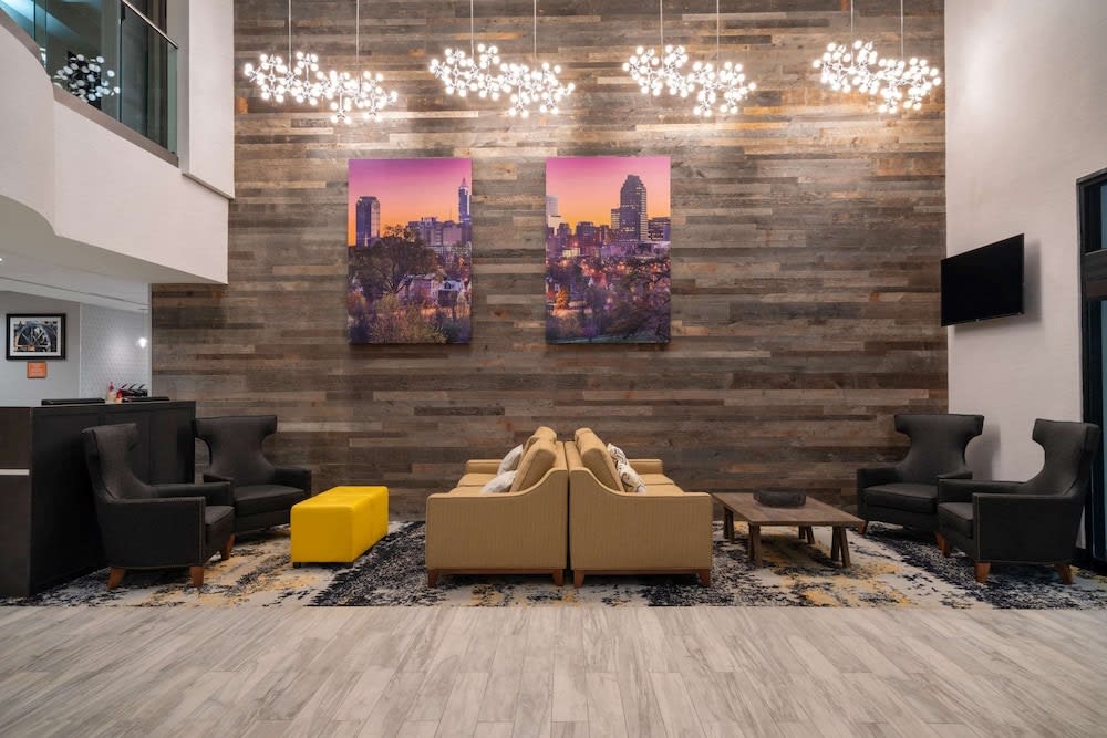 La Quinta by Wyndham Raleigh Downtown North 1