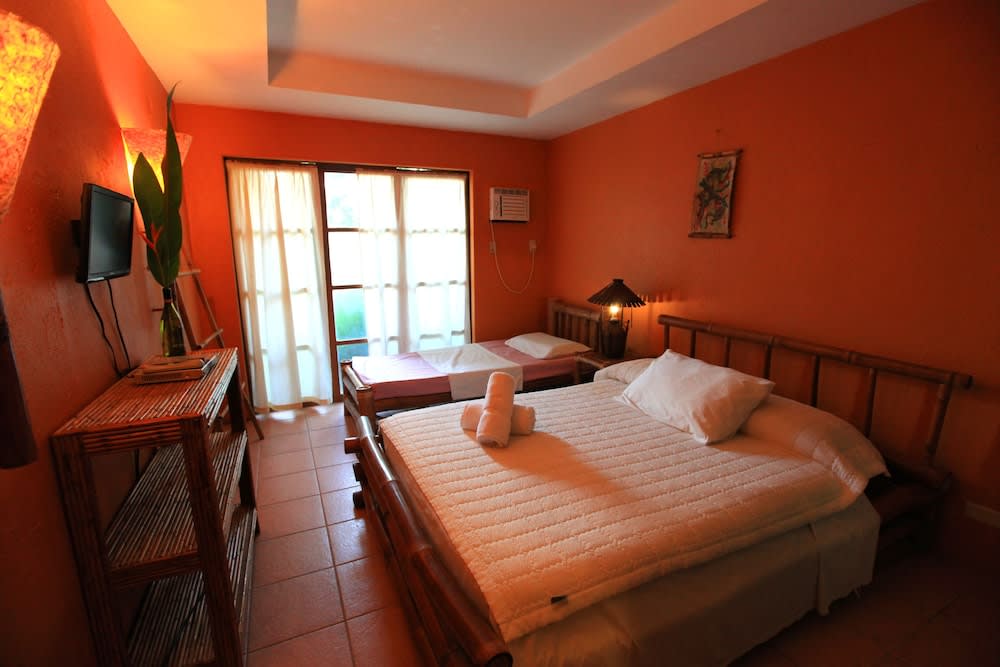 Hannah Hotel 2