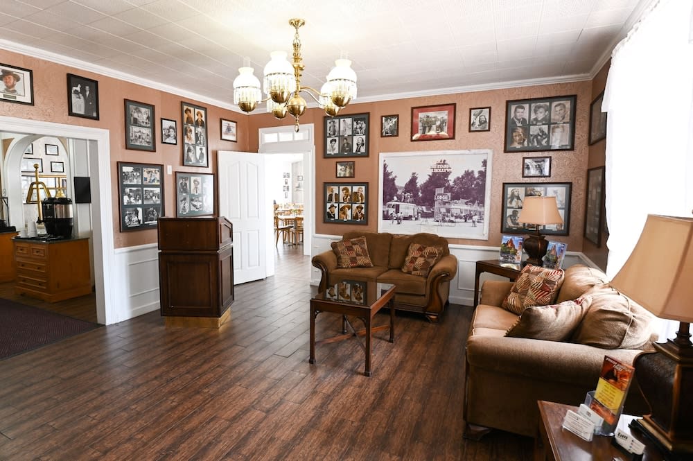 Parry Lodge 2