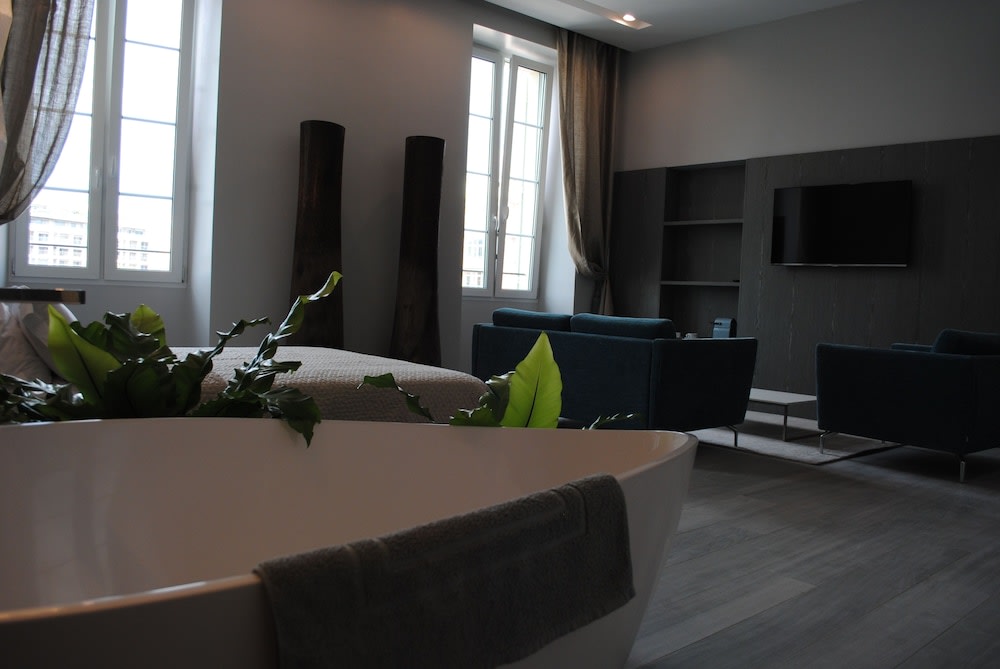 Les Suites Massena 2