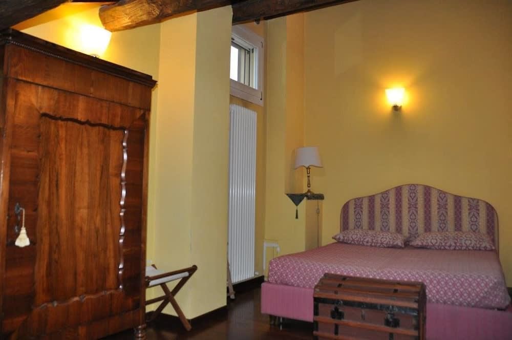 Piazza Nova Guest House 1