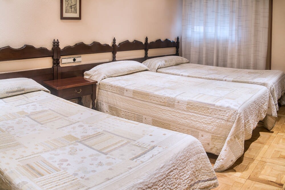 Hotel Castellano I 4