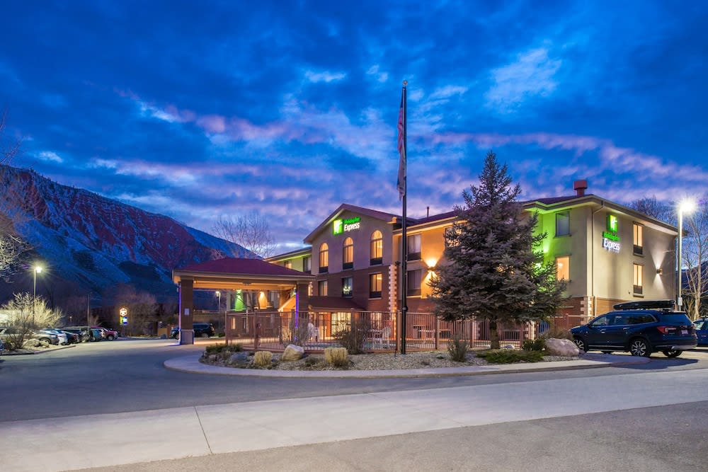 Holiday Inn Express Glenwood Springs by IHG 1