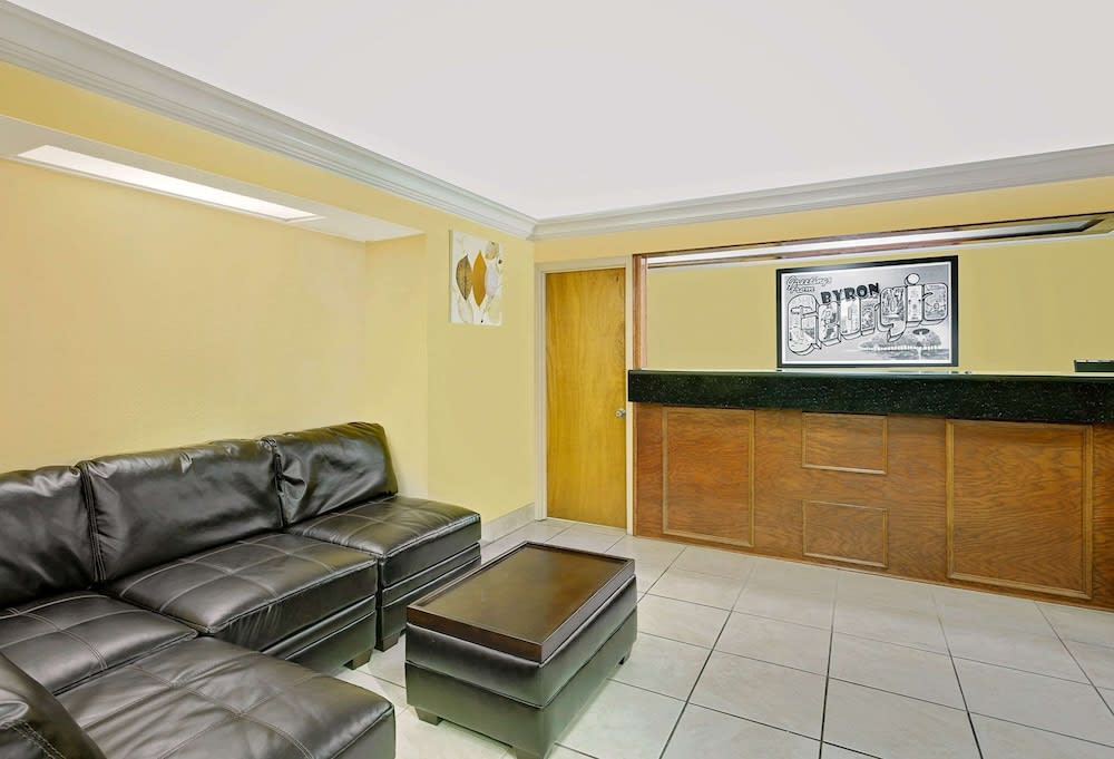 Super 8 by Wyndham Byron/South Macon 2