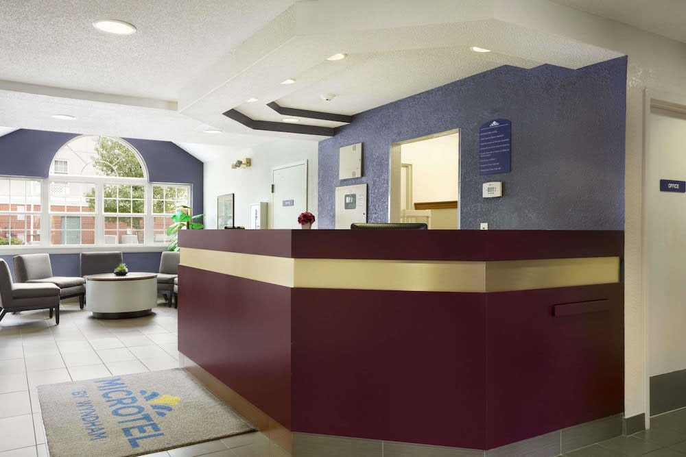 Microtel Inn By Wyndham Louisville East 2