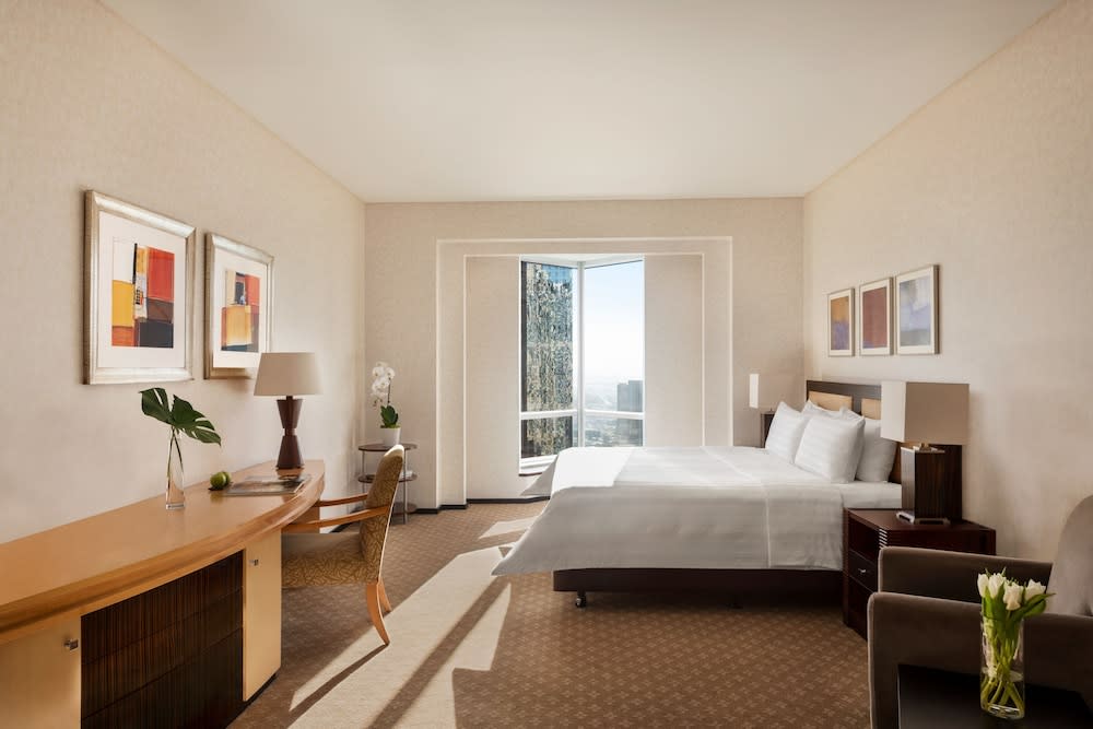 Shangri-La Apartments 4