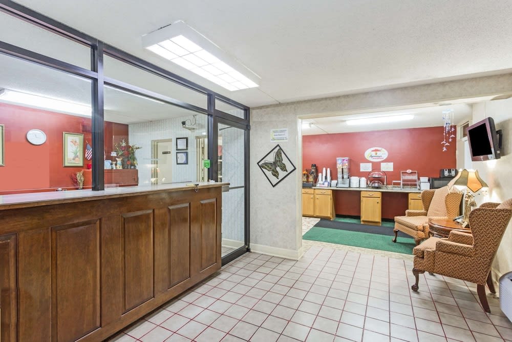 Super 8 by Wyndham Tifton 2