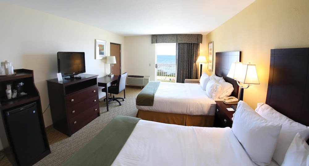 Holiday Inn Express ST. IGNACE-LAKE FRONT by IHG 2