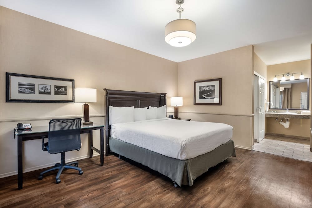 Best Western Corona Hotel & Suites, Corona Best deals