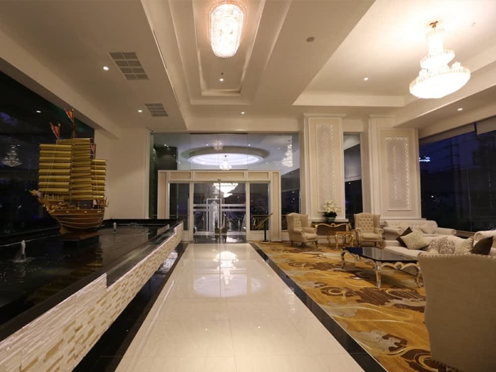 The Bazaar Hotel Bangkok - MRT Lat Phrao Ratchadapisek 2