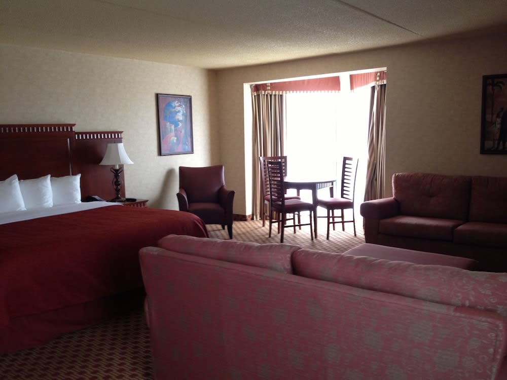 Quality Inn & Suites Bay Front 5