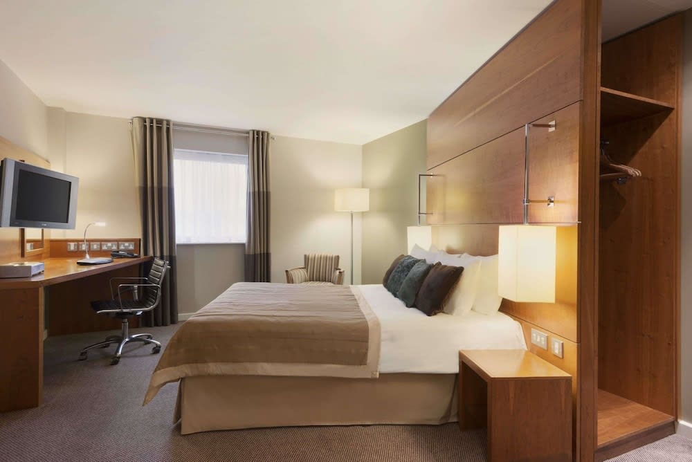 Ramada Plaza Wrexham 4