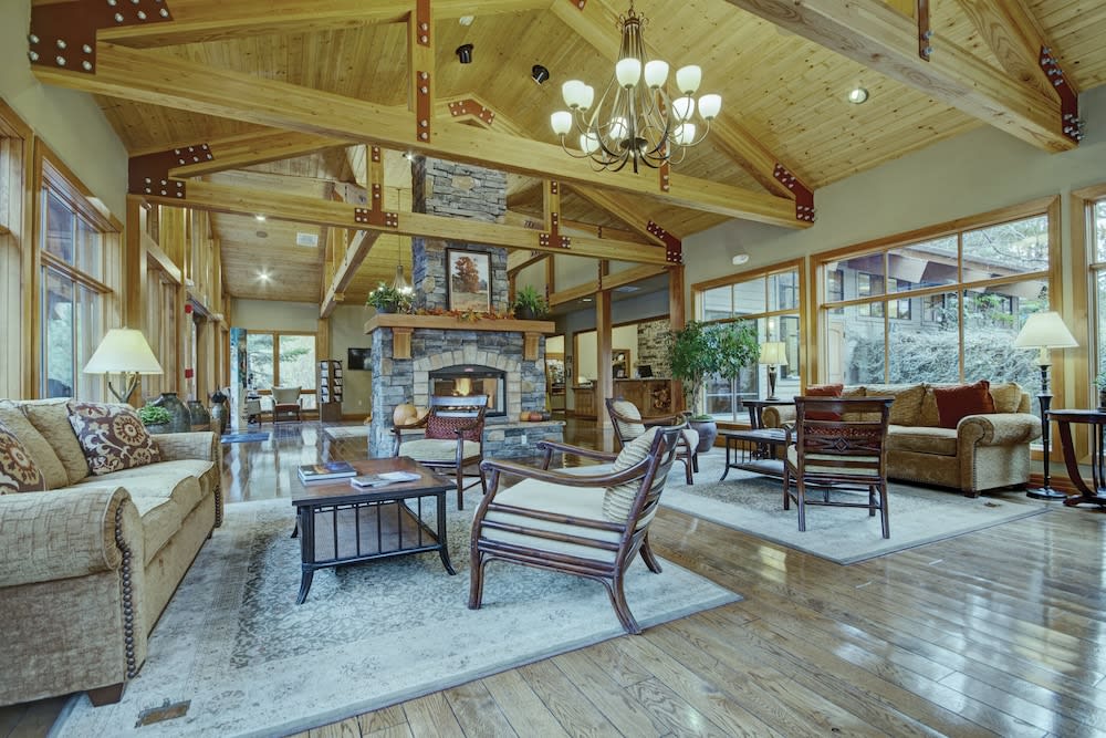 Seventh Mountain Resort 2
