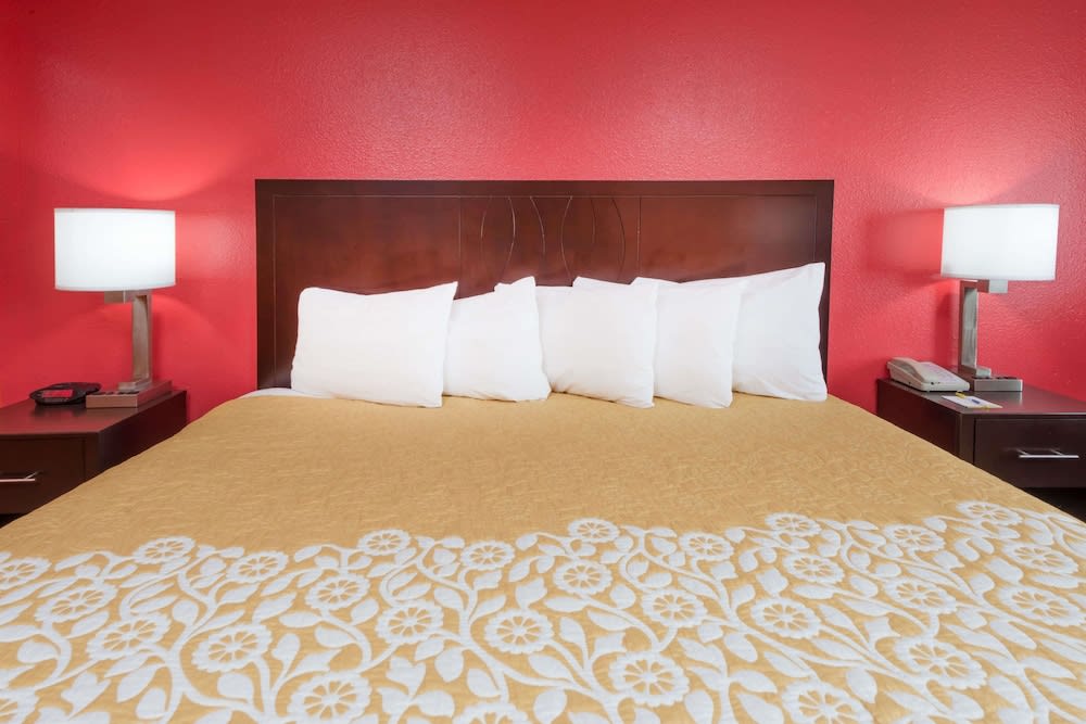 Days Inn by Wyndham Mexico 4