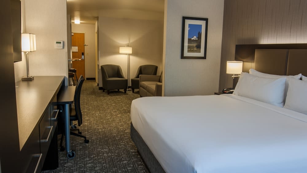 Holiday Inn Express & Suites Cheney by IHG 2
