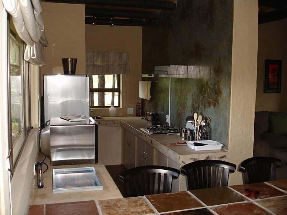Leselo La Bontshi Lodge 2