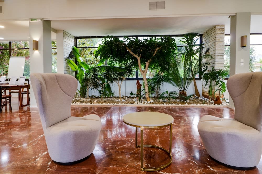 Calamos Beach Family Club 2