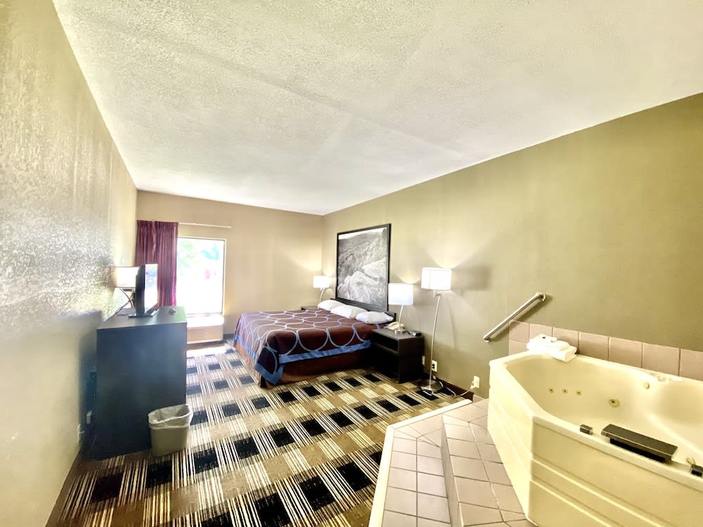 Super 8 by Wyndham Conway 3