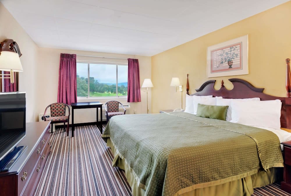 Travelodge by Wyndham Chambersburg 5