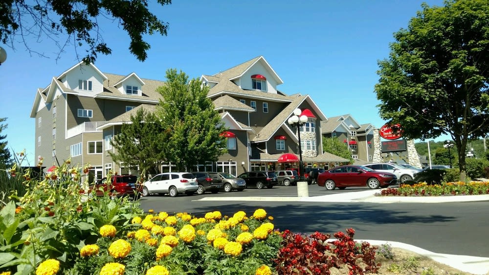 Cherry Tree Inn & Suites 1