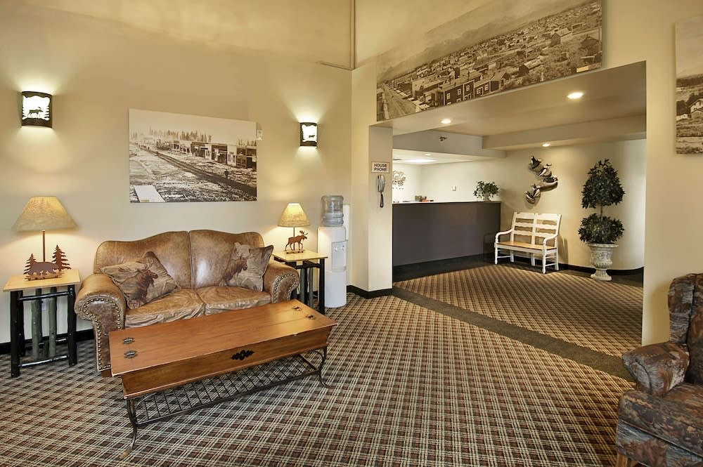 Ramada Downtown by Wyndham Anchorage 2
