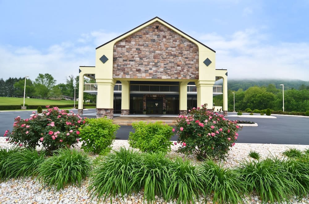 Best Western Cades Cove Inn 1