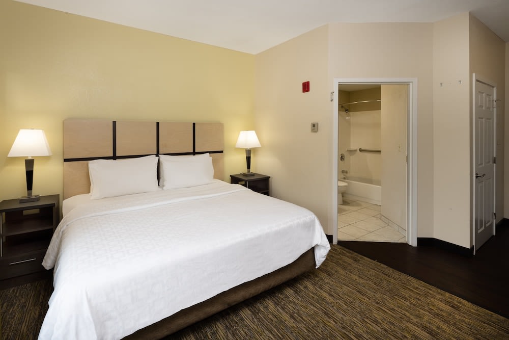 Candlewood Suites Windsor Locks Bradley Arpt by IHG 5