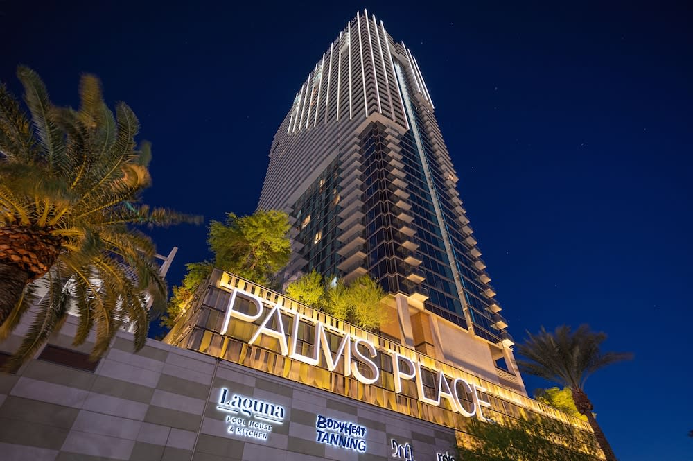 StripViewSuites at Palms Place 1