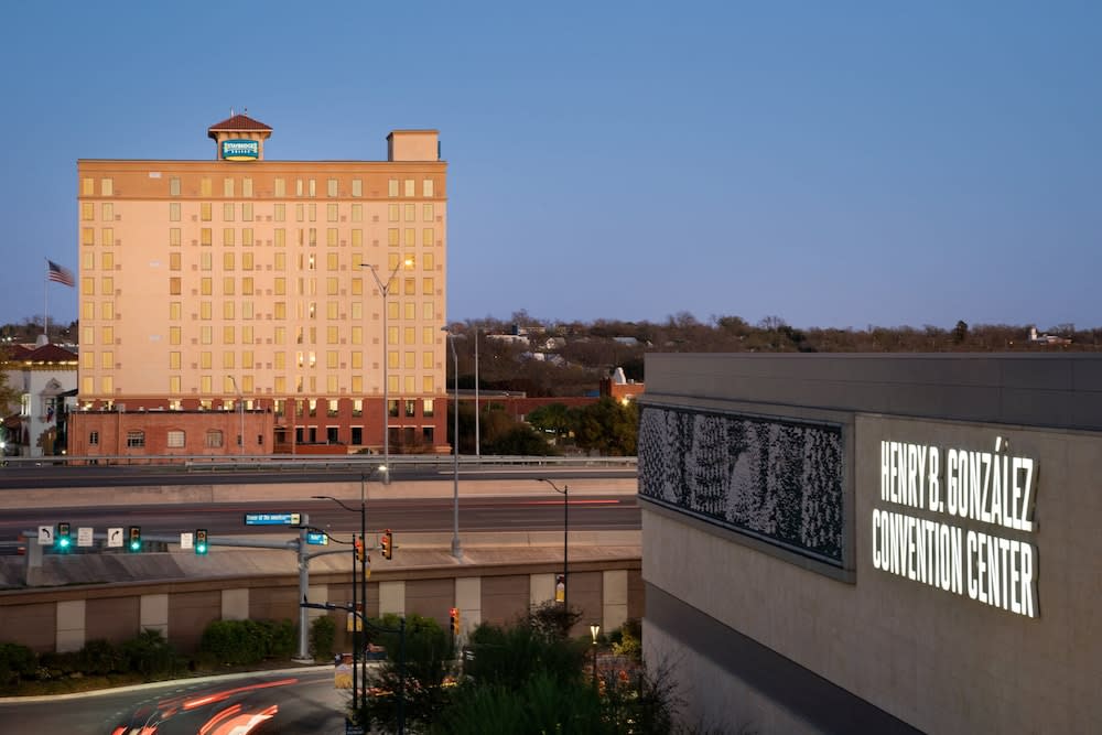 Staybridge Suites SAN ANTONIO DOWNTOWN CONV CTR by IHG 1