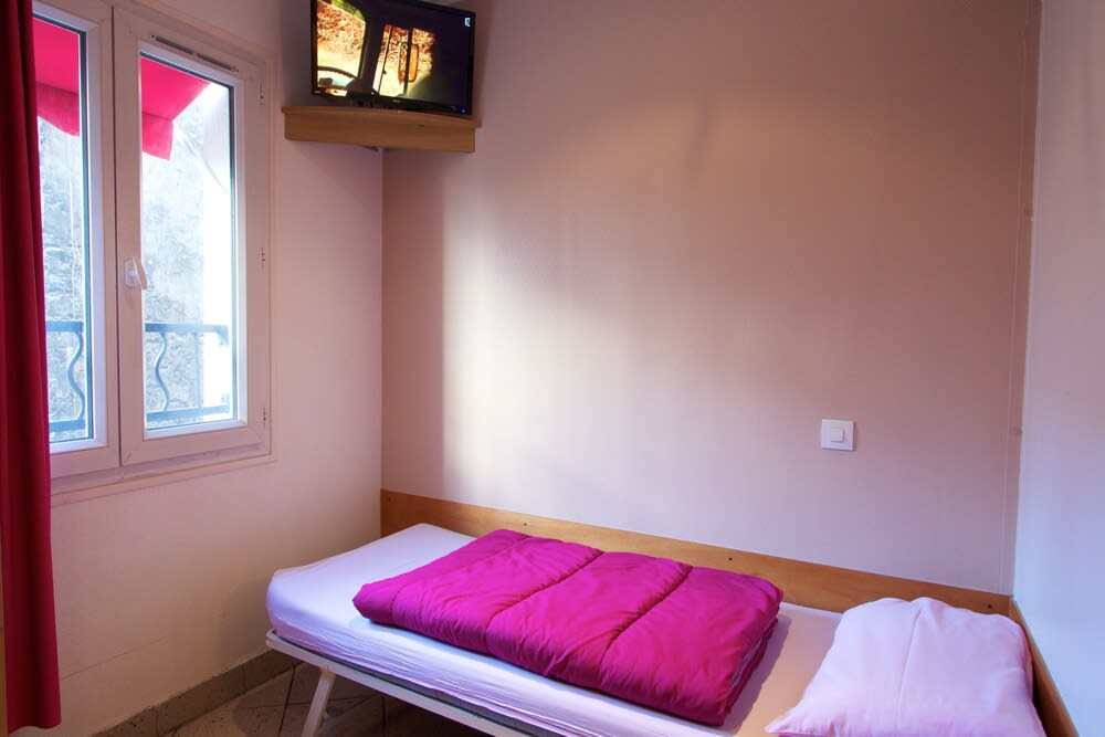 Bastille Hostel 5