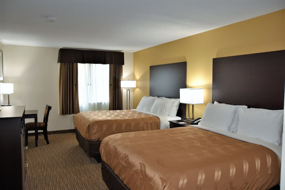 Quality Inn & Suites Metropolis I-24 5