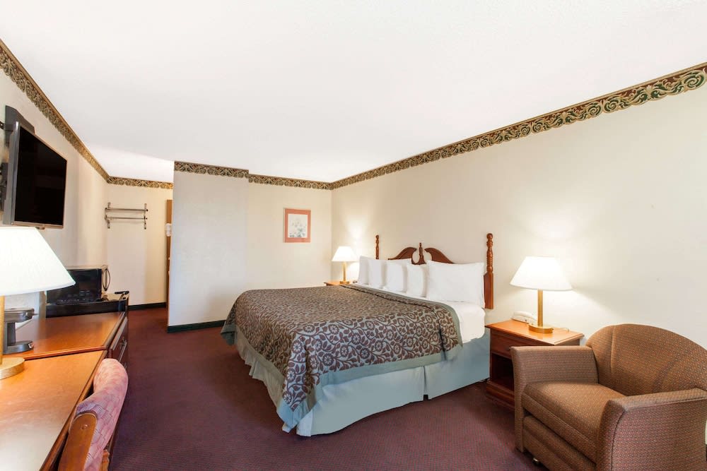 Days Inn by Wyndham Erick 1