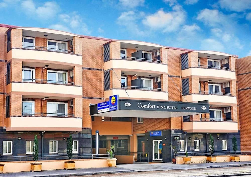 Comfort Inn & Suites Burwood 1