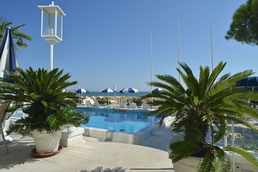 Hotel Anthony 1