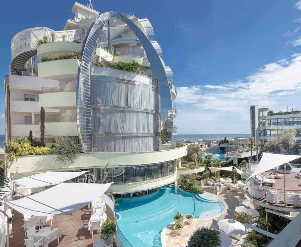 Hotel Waldorf- Premier Resort 1