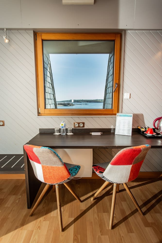 Logis Hôtel de France - Face à la Mer 5